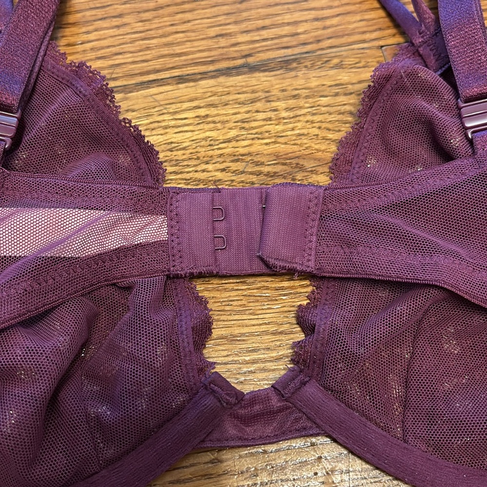 Victoria Secret Unlined Demi 32DD Bra LIKE NEW - Picture 6 of 8